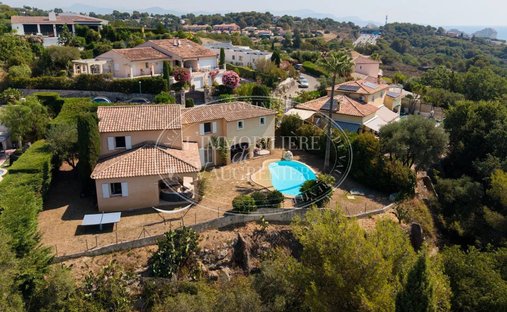 House in Route de Grasse, Villeneuve-Loubet, France 1