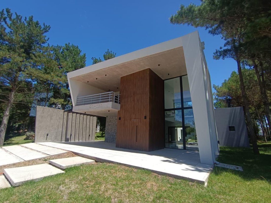 House in Pinamar, Buenos Aires Province, Argentina 3 - 18703841