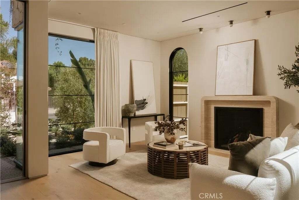 House in Los Angeles, California, United States 5 - 18708614