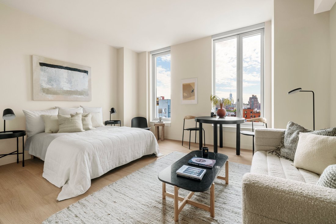 New York, New York, United States 2 - 18706880