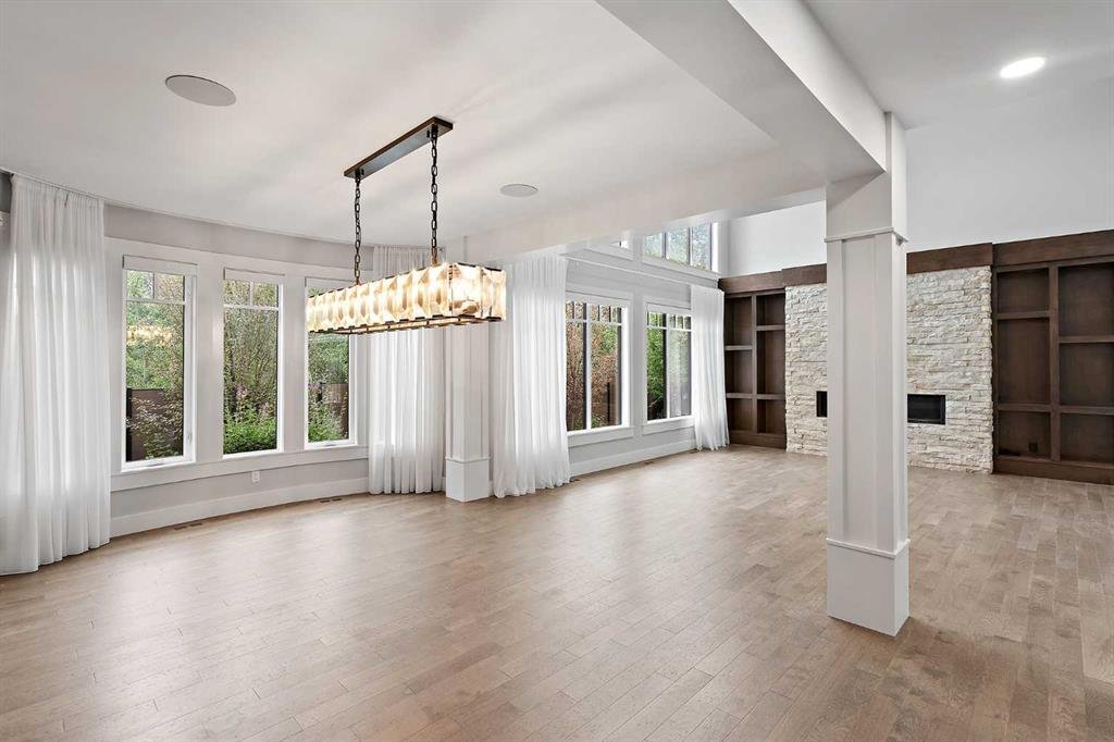 House in Calgary, Alberta, Canada 5 - 18712386