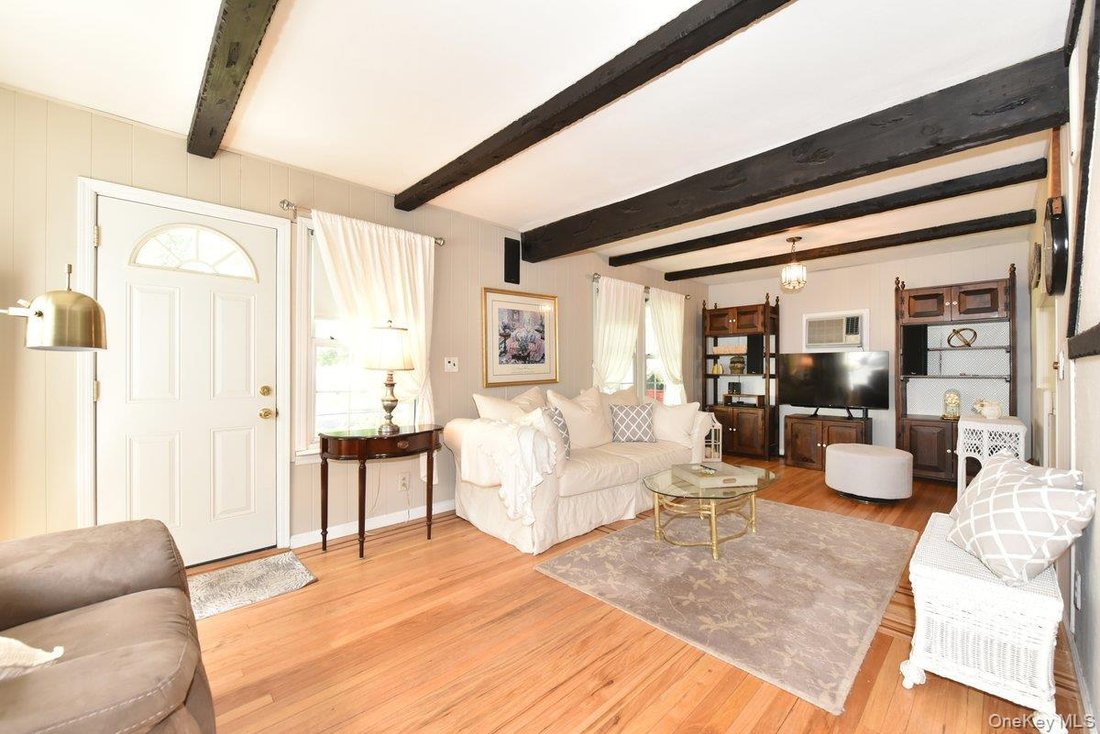 House in Garden City, New York, United States 5 - 18706878