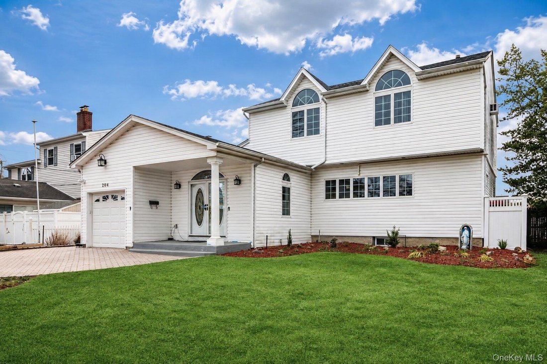 House in Massapequa Park, New York, United States 2 - 18710284
