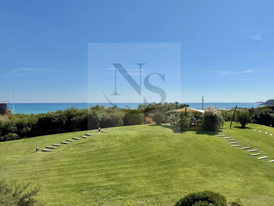 Estate in Ramatuelle, Provence-Alpes-Côte d'Azur, France 1 - 18714114