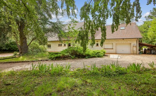 House in Trait Union, Aubergenville, France 1