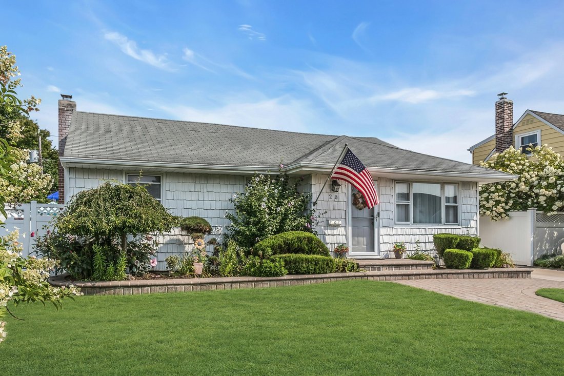 House in Plainview, New York, United States 2 - 18706877