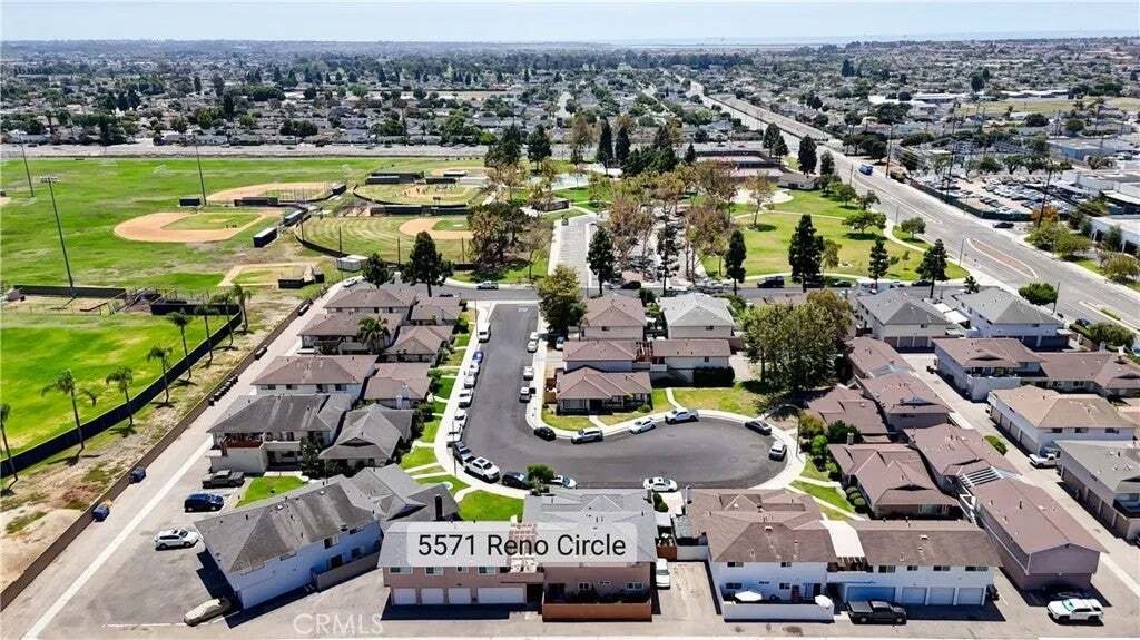 Huntington Beach, California, United States 4 - 18708642