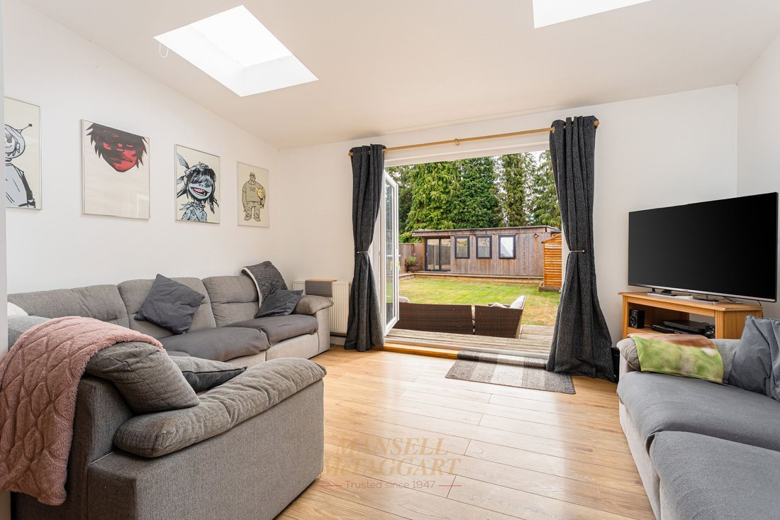 House in Horley, England 2 - 18710642