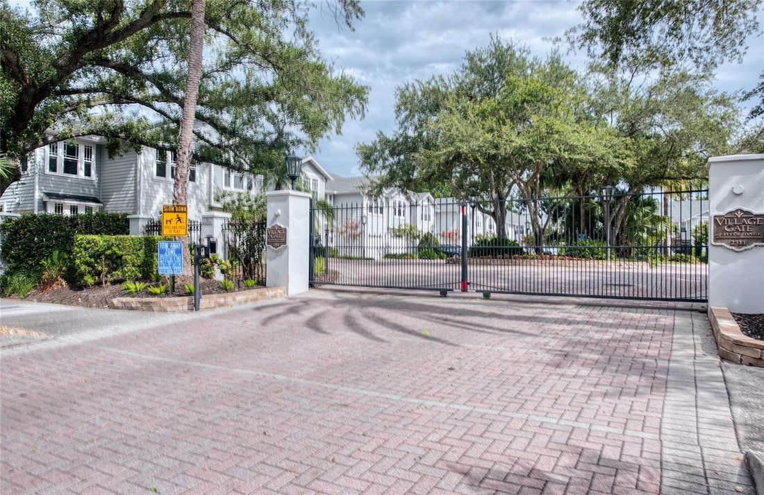 Townhouse in Tampa, Florida, United States 3 - 18705679