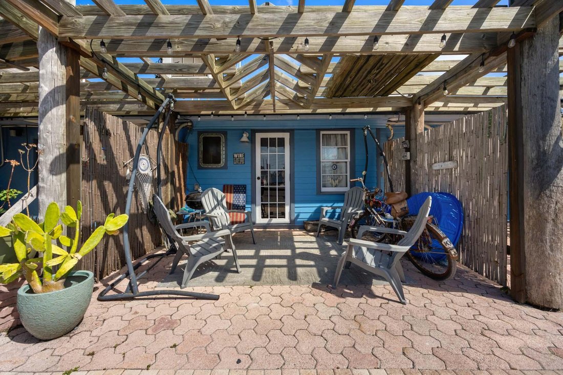 Co Op in Key West, Florida, United States 1 - 18709063