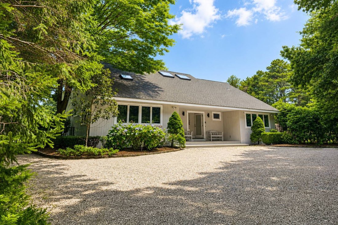 House in East Quogue, New York, United States 3 - 18705126