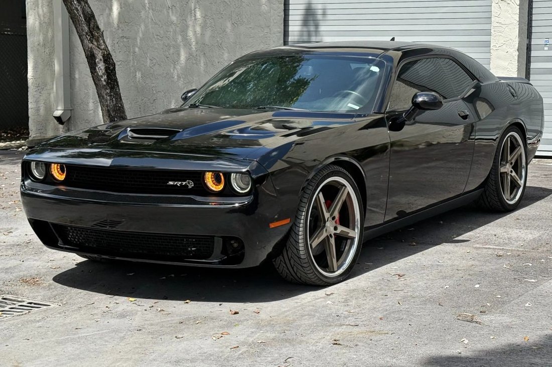 Coupe in Miami, FL, United States 3 - 18712046