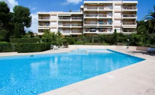 Appartement à Les Cougoulins-Rastines, Antibes, France 1