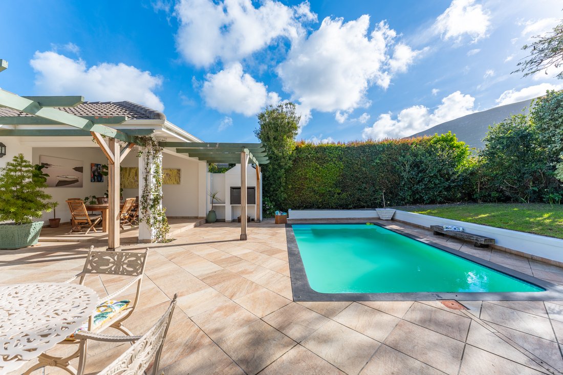 Country House in Fernkloof Estate, Western Cape, South Africa 3 - 18707845