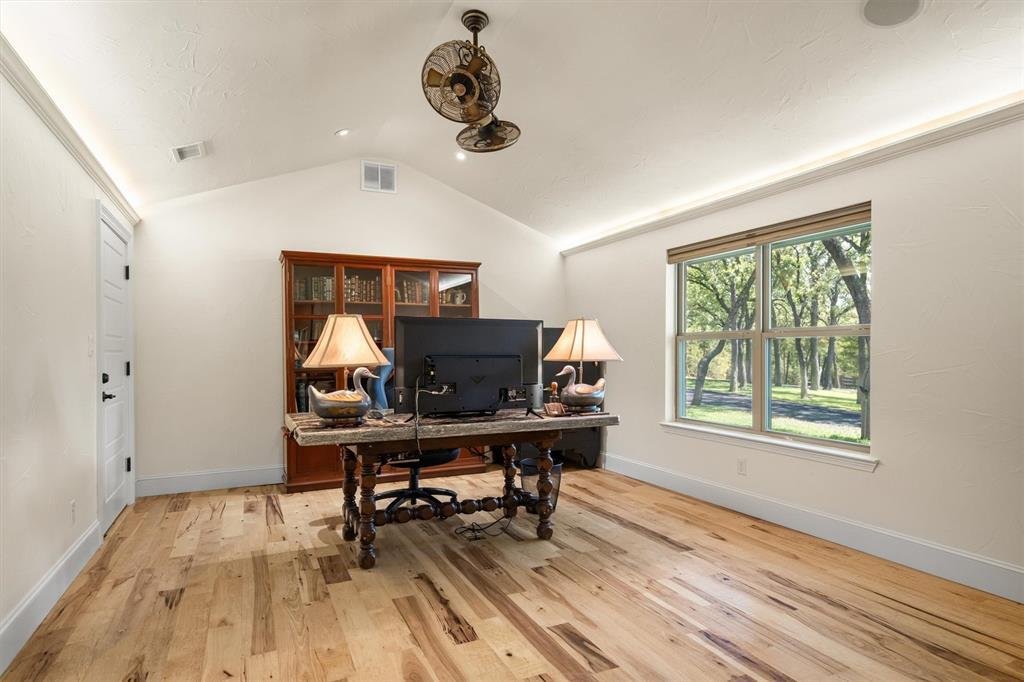 House in Lantana, Texas, United States 5 - 18706696