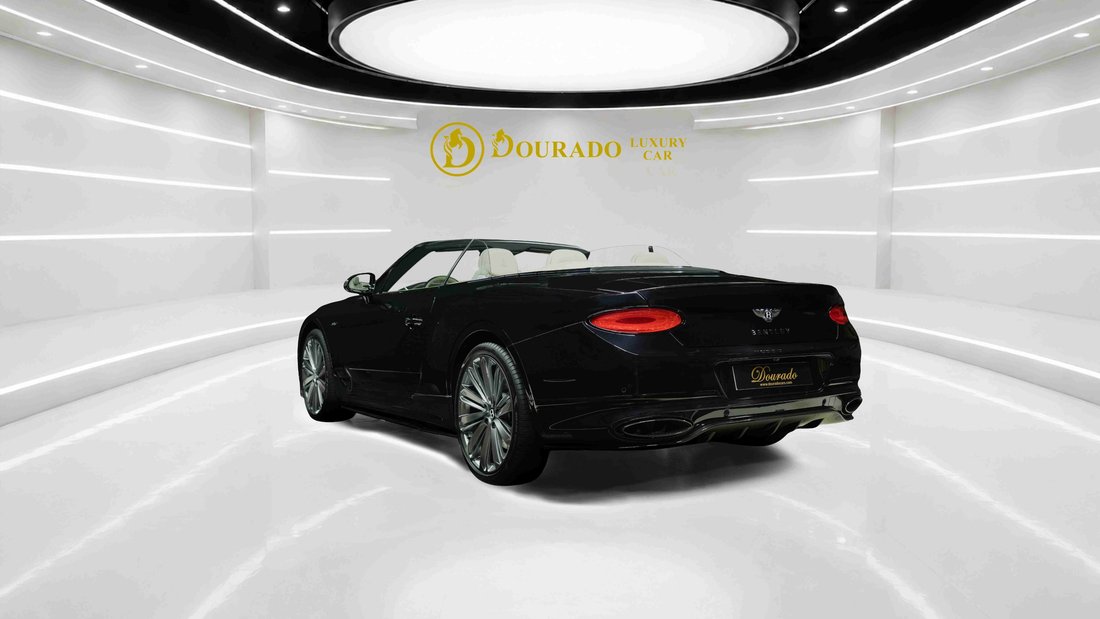 Cabriolet in Dubai, United Arab Emirates 4 - 18684286