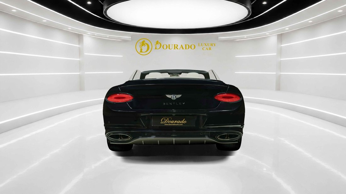 Cabriolet in Dubai, United Arab Emirates 5 - 18684286