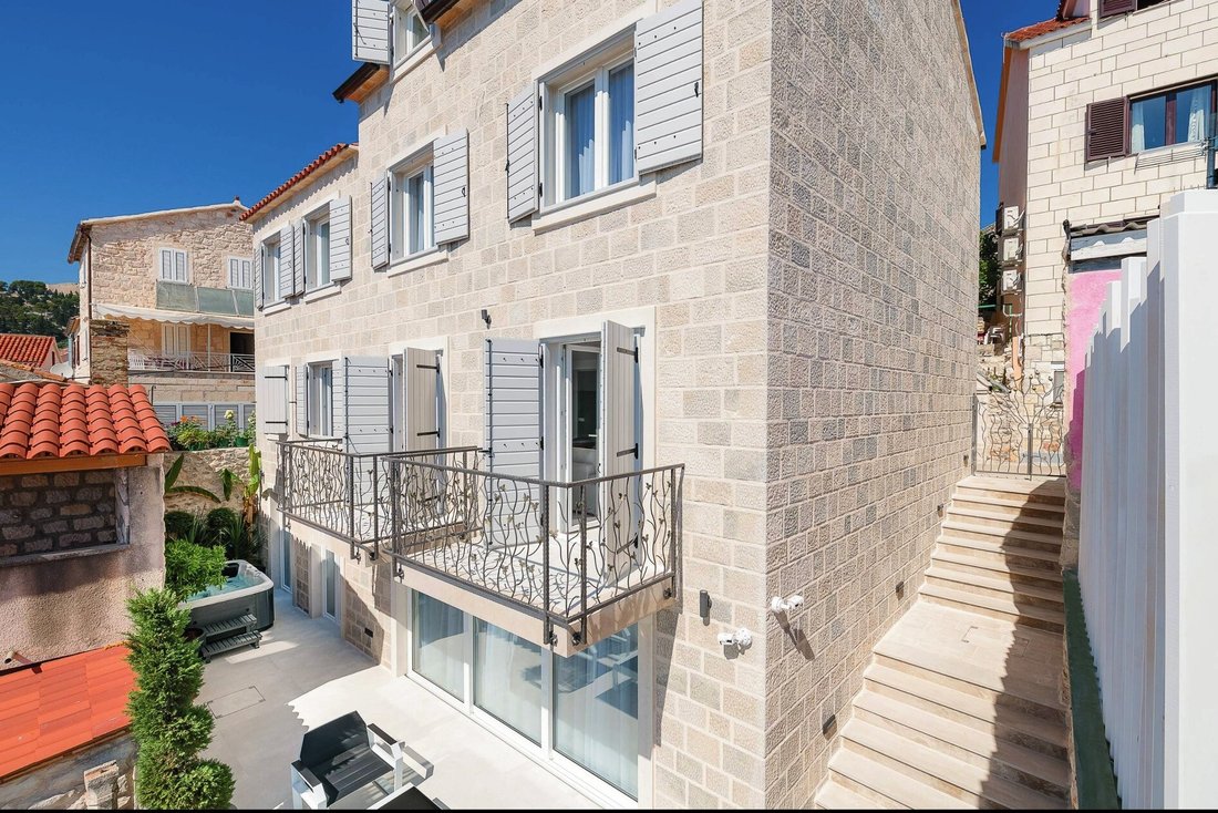 Villa in Split-Dalmatia County, Croatia 2 - 18715217