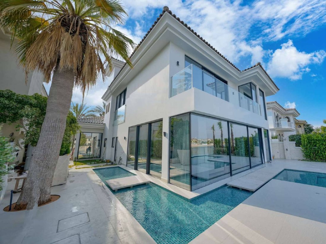 Villa in Palm Jumeirah, Dubai, United Arab Emirates 2 - 18715279