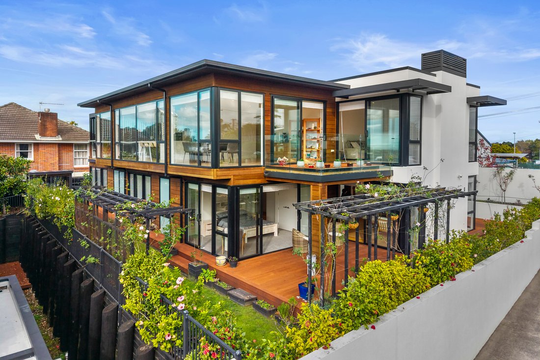 Auckland, Auckland, New Zealand 1 - 18715232