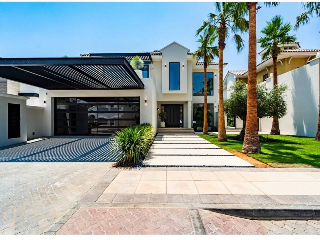 Villa in Palm Jumeirah, Dubai, United Arab Emirates 1 - 18715293