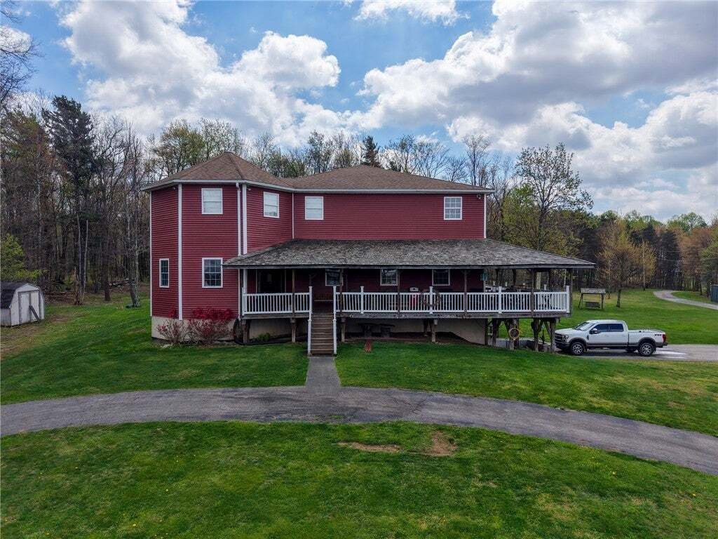 House in Homer City, Pennsylvania, United States 4 - 18715346