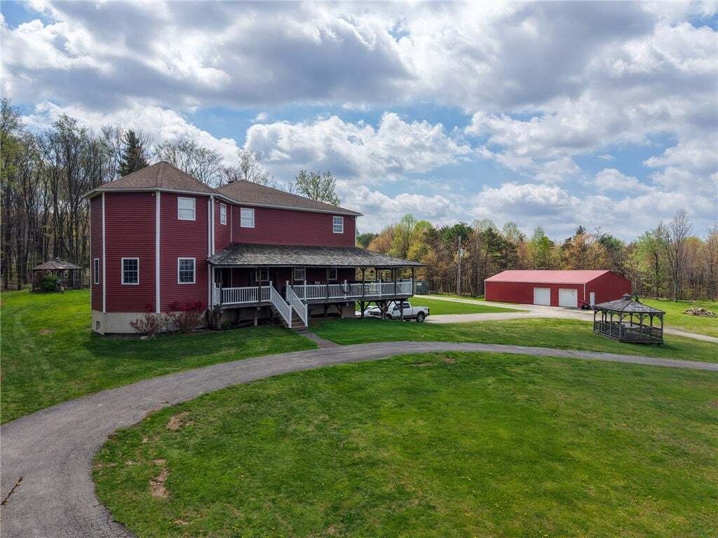 House in Homer City, Pennsylvania, United States 1 - 18715346