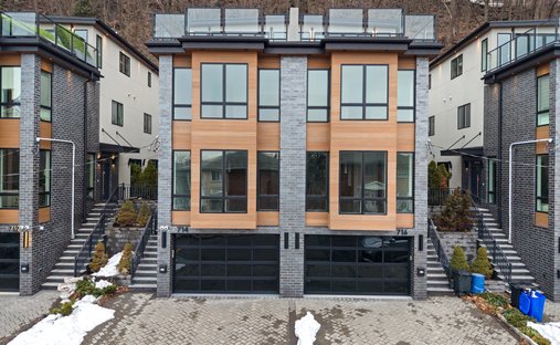Townhouse in Edgewater, New Jersey, United States 1