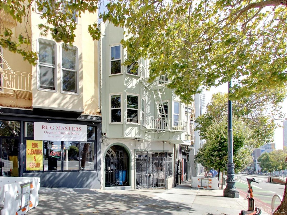 San Francisco, California, United States 4 - 18715353