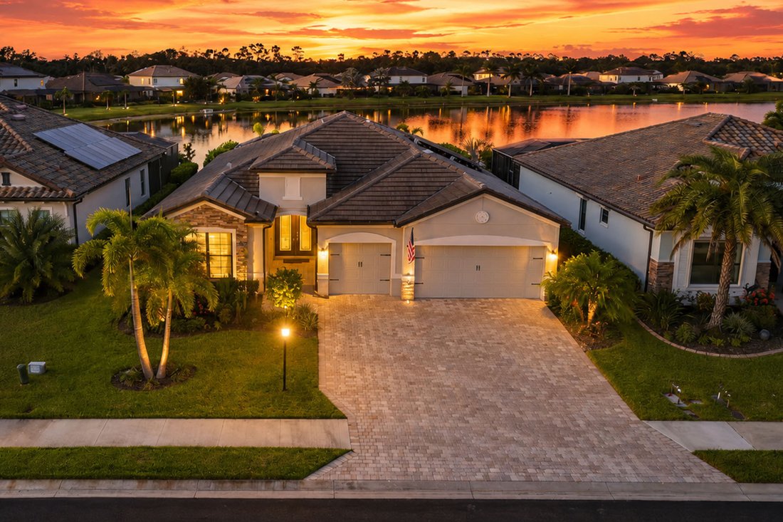 Lakewood Ranch, Florida, United States 2 - 18715320