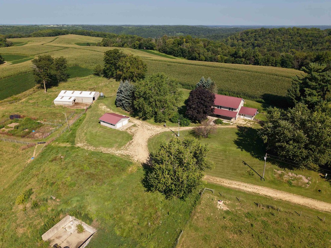 House in Woodman, Wisconsin, United States 3 - 17792946