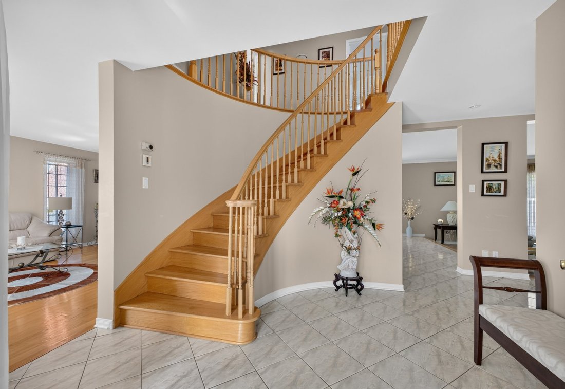 House in Brossard, Quebec, Canada 3 - 18715852