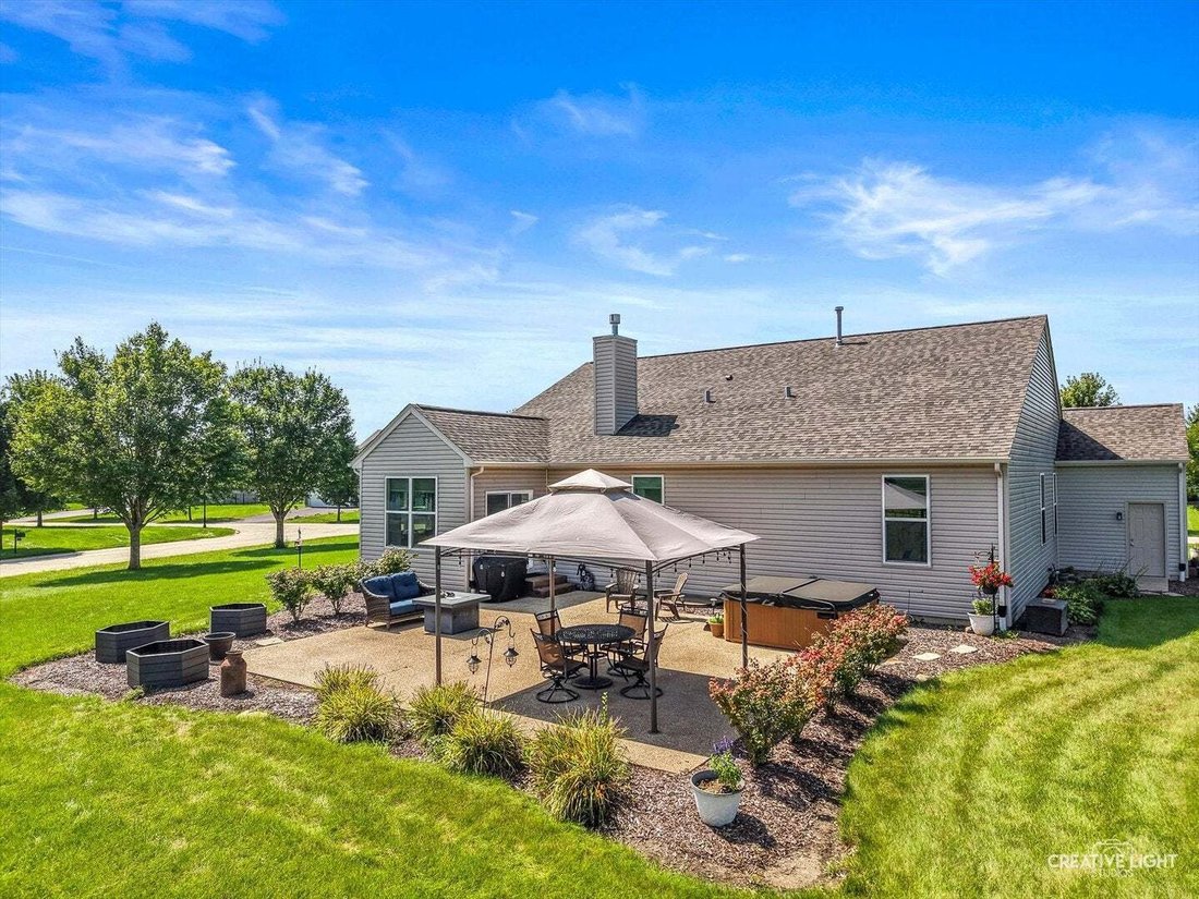 House in Aurora, Illinois, United States 3 - 18715963