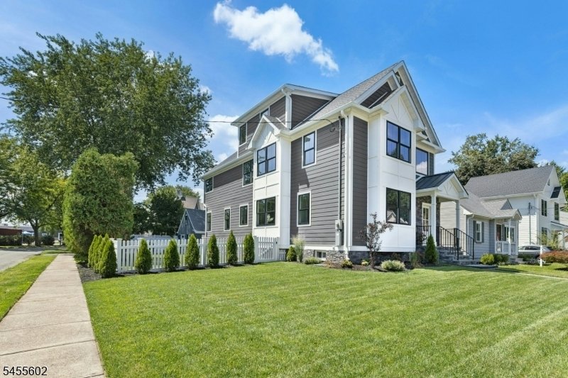 House in Cranford, New Jersey, United States 2 - 18715819