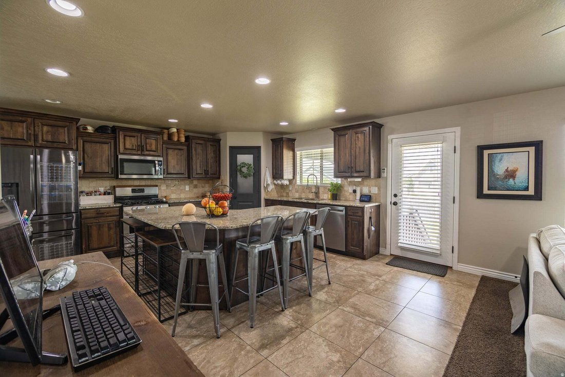 House in Clearfield, Utah, United States 5 - 18715539