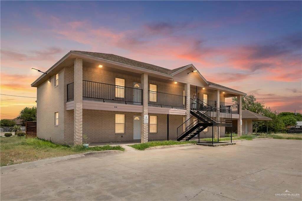 Pharr, Texas, United States 1 - 18715445
