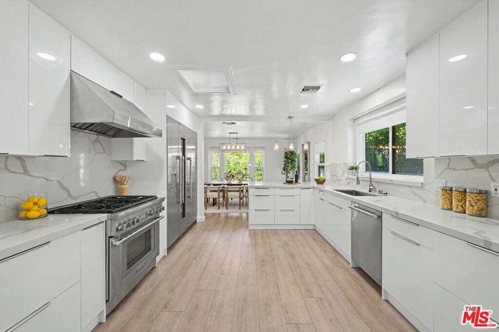 House in Beverly Hills, California, United States 4 - 18715482