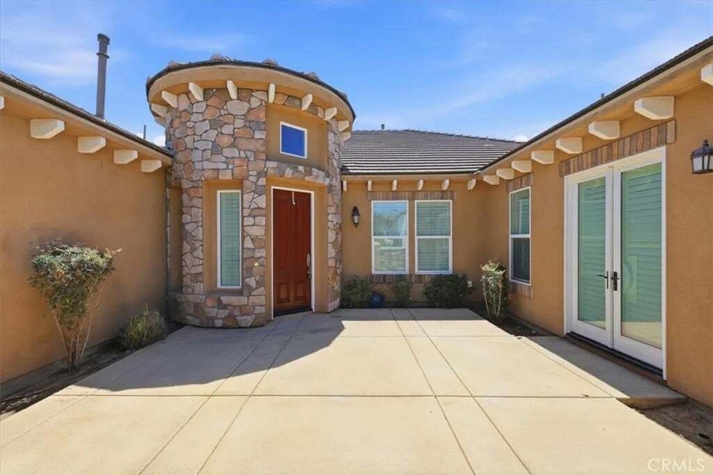 House in Colton, California, United States 4 - 18715771