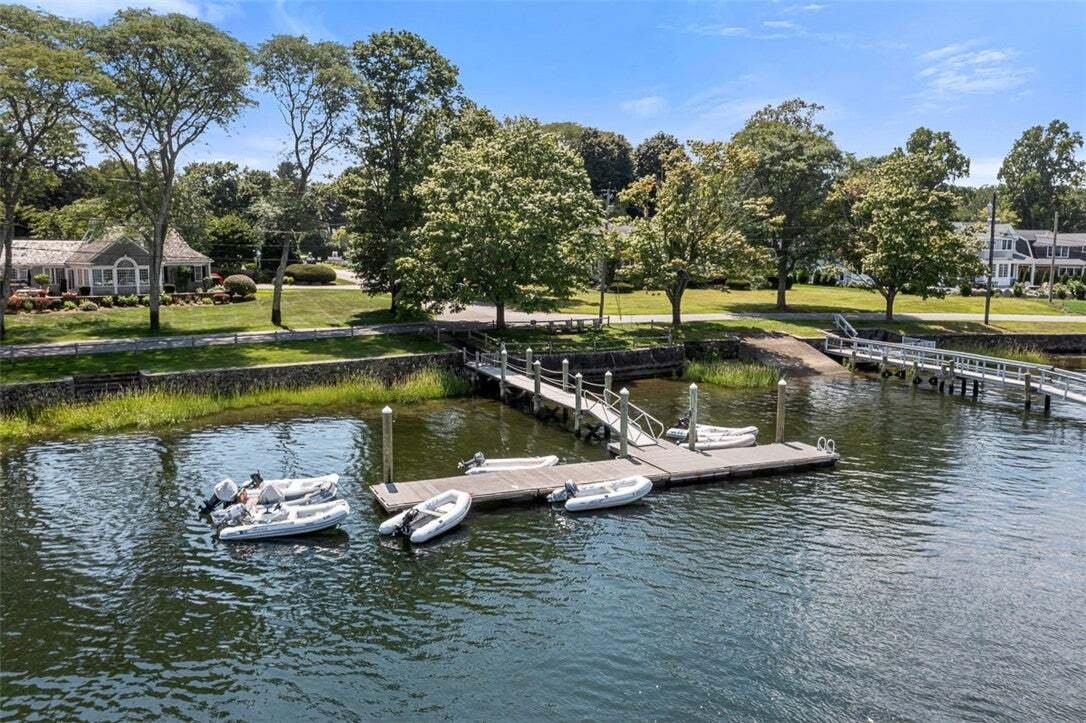 Altro a Barrington, Rhode Island, Stati Uniti 3 - 18715438