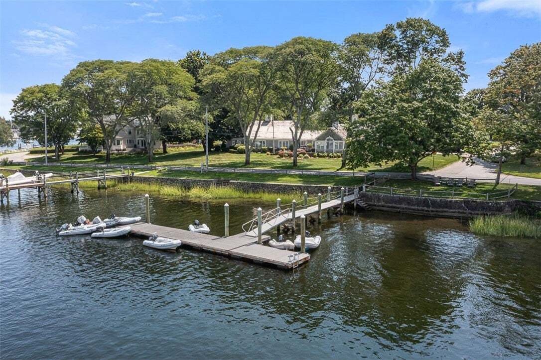 Altro a Barrington, Rhode Island, Stati Uniti 2 - 18715438