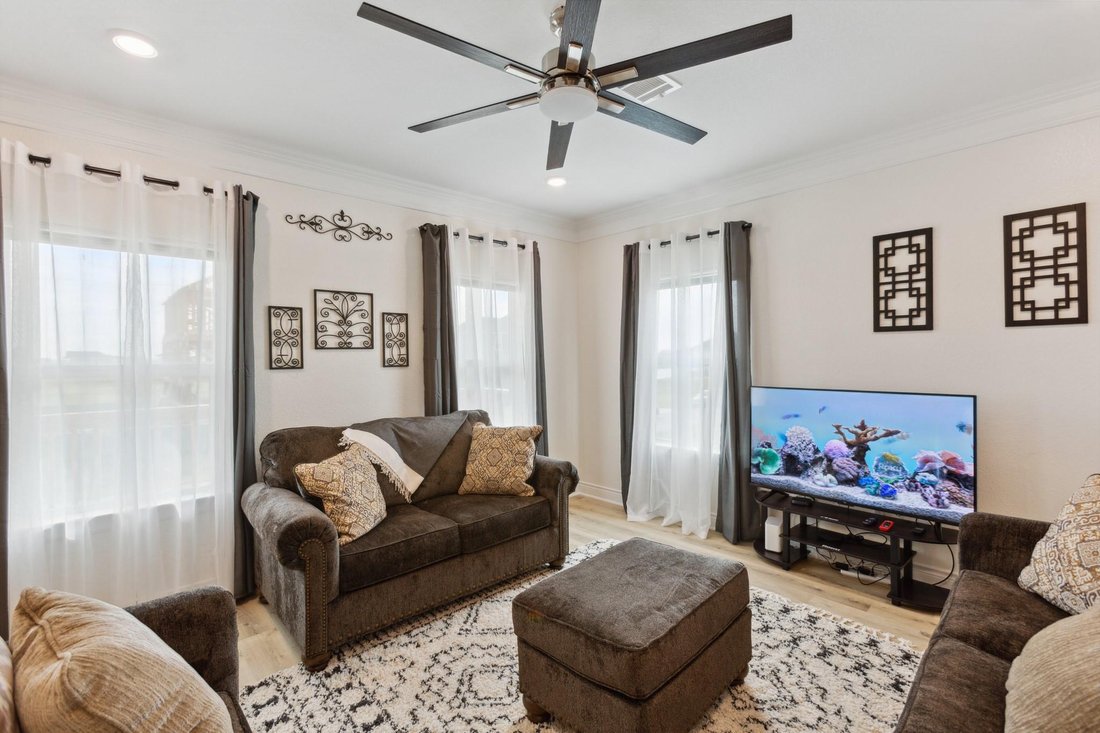 House in Galveston, Texas, United States 3 - 18716022