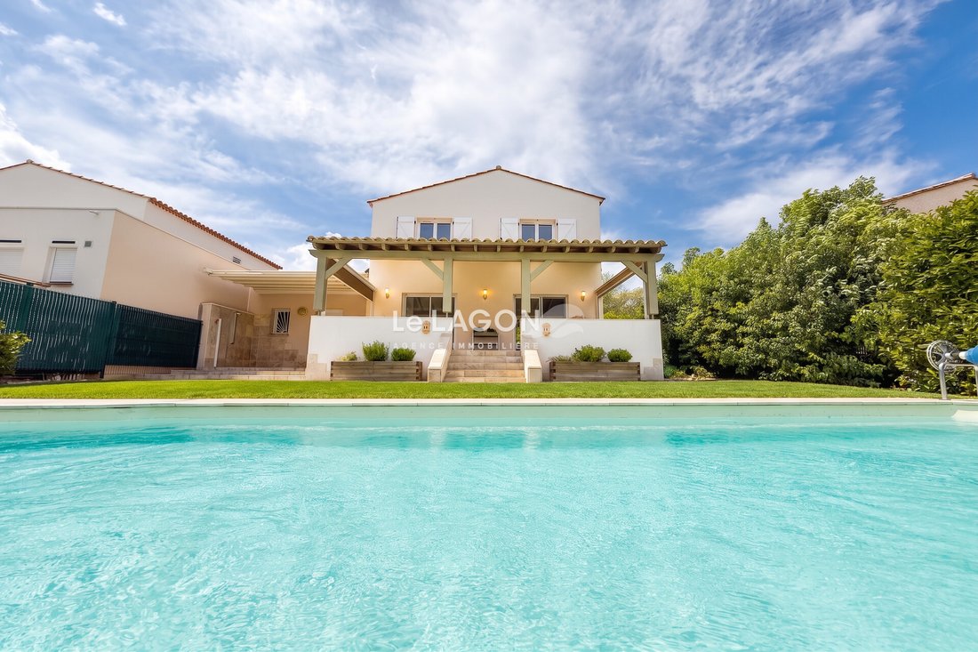 Villa en Saint-Cyprien, Occitania, Francia 1 - 18306943