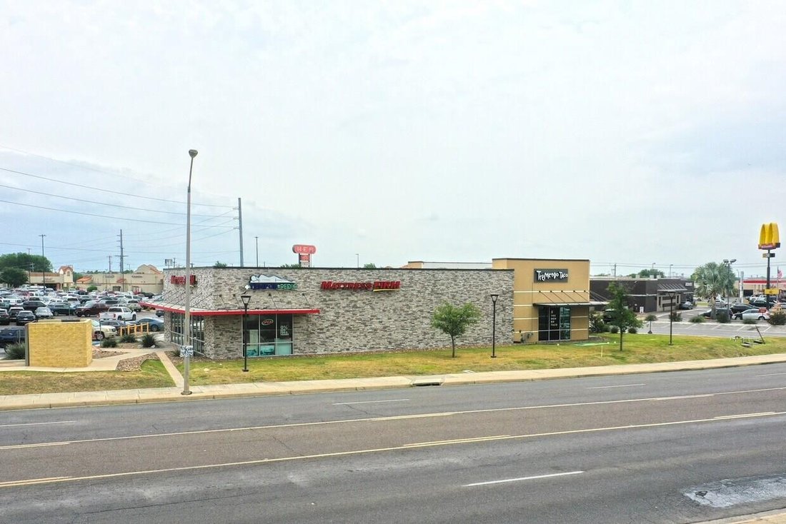 House in Laredo, Texas, United States 5 - 18718068