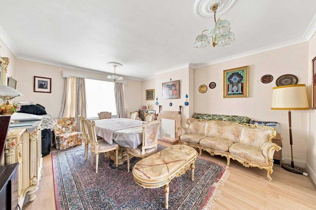 Apartment in Brondesbury, Brent, England 5 - 18716548