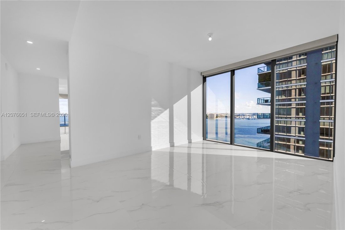 Condo in Miami, Florida, United States 4 - 18719610