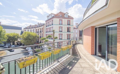 Apartment in Nicolas Carnot, Le Raincy, France 1