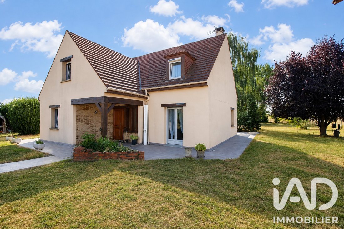 House in Richebourg, Ile-de-France, France 1 - 18717892