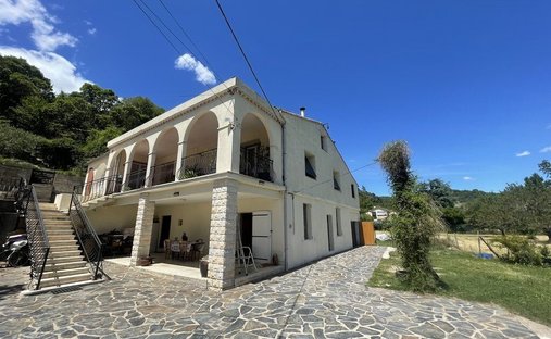 Casa en Saint-Ambroix, Occitania, Francia 1