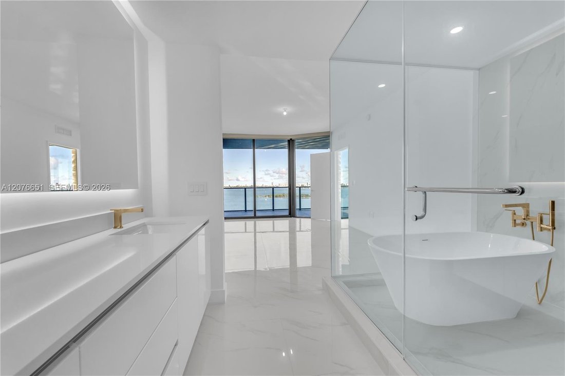 Condo in Miami, Florida, United States 1 - 18719610