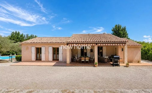 Haus in Est, Lorgues, Frankreich 1